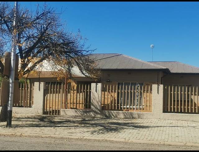 1 BEDROOM APARTMENT FOR SALE IN KANNONIERS PARK